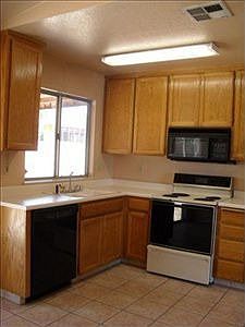 4th image of 3805 Hollywood Dr