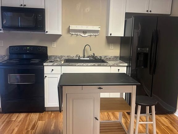 3rd image of 8 Clinton St