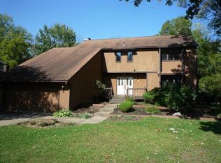 601 Treeside Dr, Stow, OH 44224