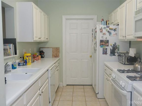 5th image of 5601 Fairview Rd APT 16