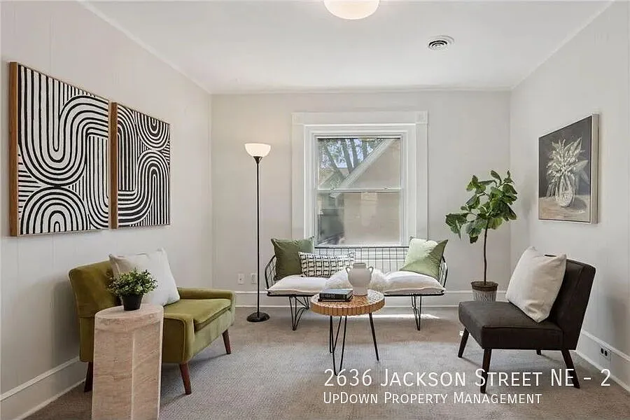 "Charming 2-Bedroom Upper Level Unit in Duplex with Gleaming Hardwood Floors in Vibrant NE Minnea... — Photo 2