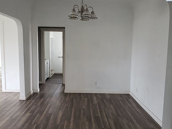 3rd image of 104 N Burke Ave
