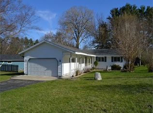 W5773 Island Dr, Pardeeville, WI 53954