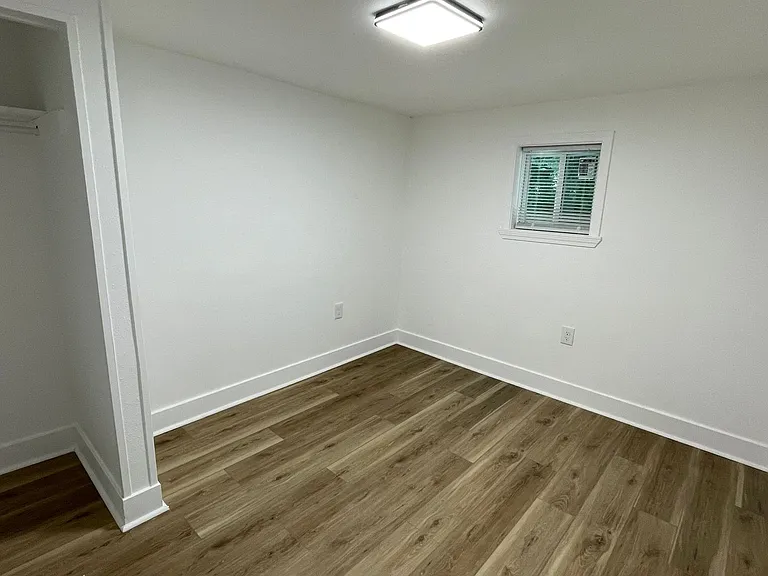 402 S 2nd St — Photo 10