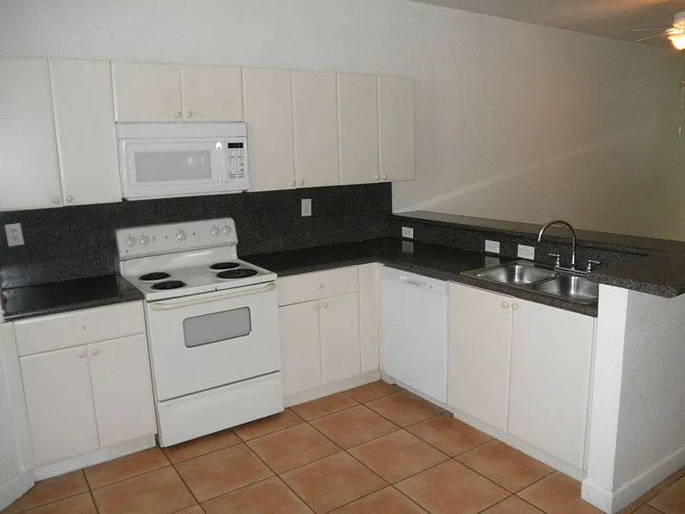 2405 Shoma Dr — Photo 8