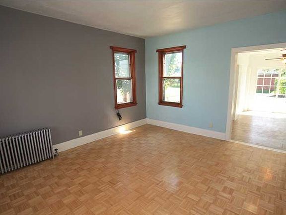 3rd image of 32 Avenue C