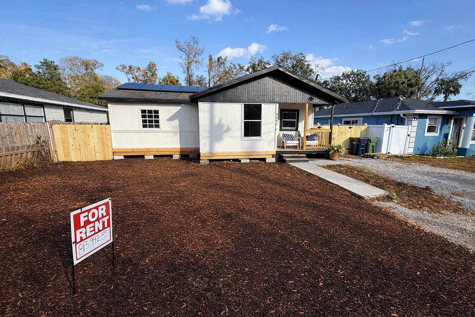 3 bed, 925 sqft, $1,980 — Photo 2