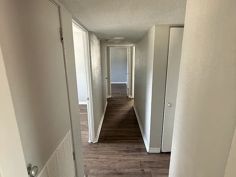 4012 Meadowbrook Ave — Photo 5