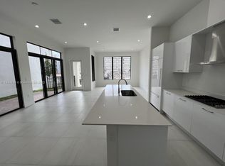 8073 NW 42nd St, Doral, FL 33166