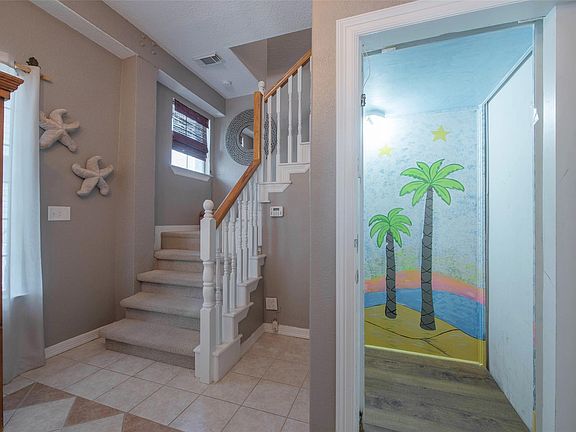 4th image of 318 Sunset Cir