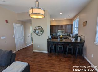 107 Elm St #33, Newton, MA 02465