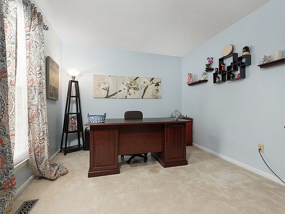 3rd image of 5603 Westbury Ct