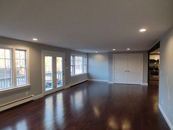 5th image of 235 John Wise Ave #1