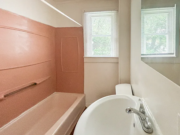 130 Leavenworth St — Photo 10