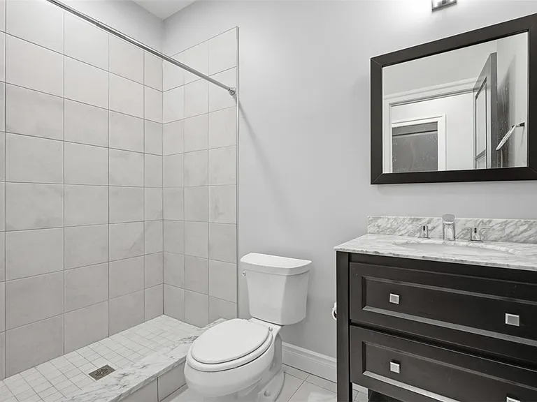 390 Bradley St — Photo 26