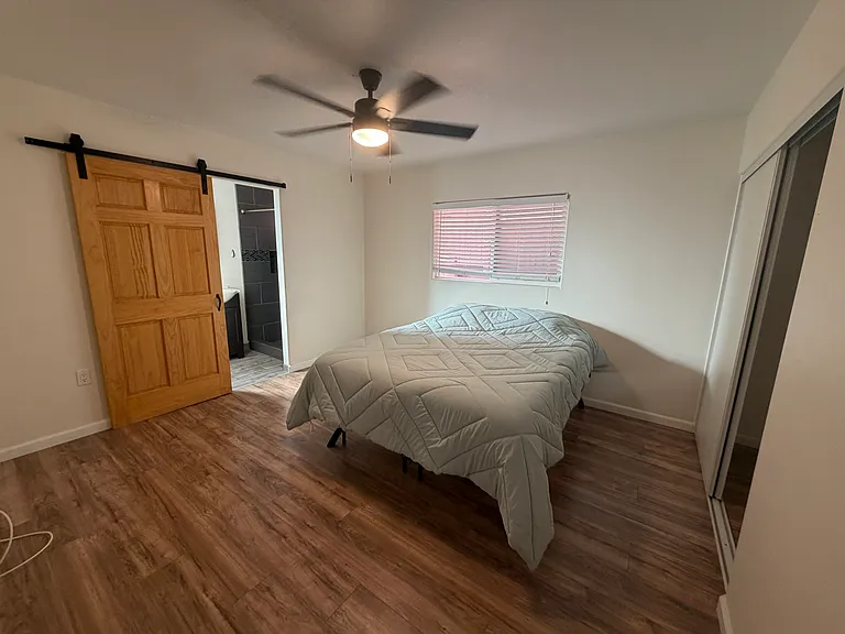 6802 Radio Dr — Photo 11