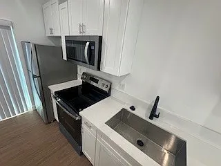 234 E. 51st St. - 238 1/4 — Photo 3