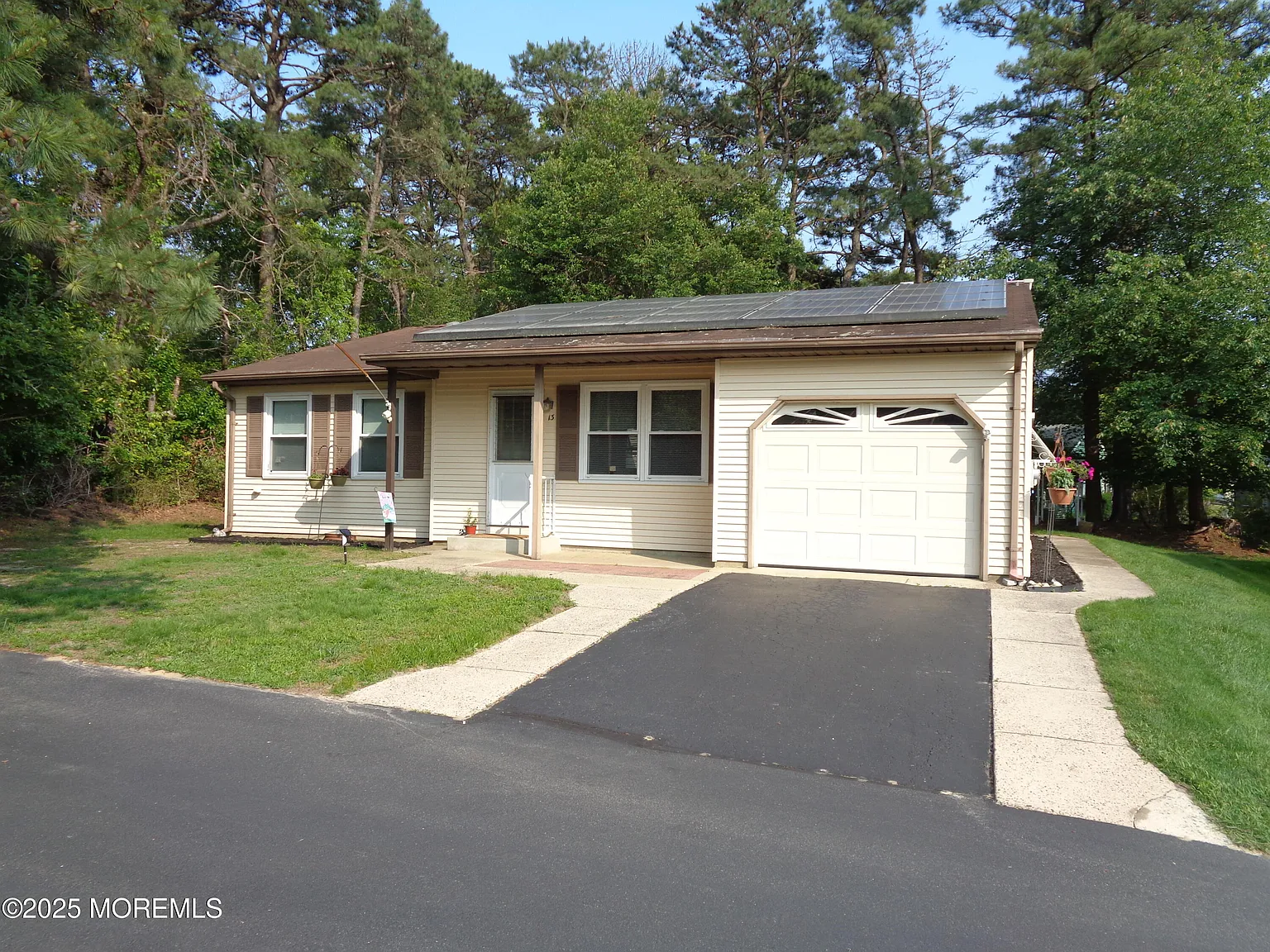 13 Berry Hill Road photo 1