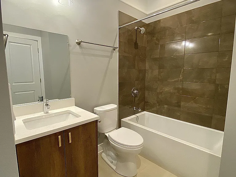 1836 W Augusta Blvd #1F — Photo 16