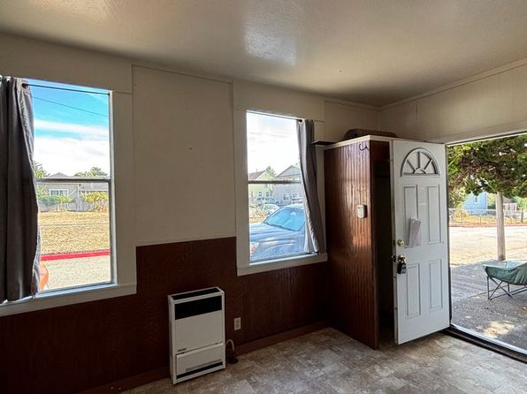 210 S Railroad Ave #B