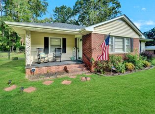 107 Forest Dr, Laurens, SC 29360