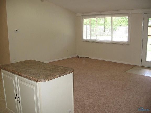 5th image of 2948 W Lincolnshire Blvd