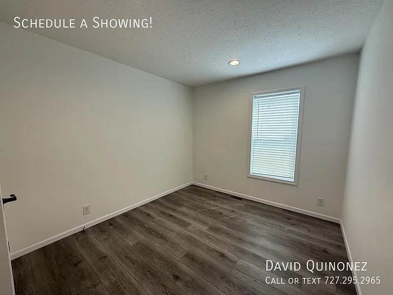 6271 Roosevelt — Photo 10