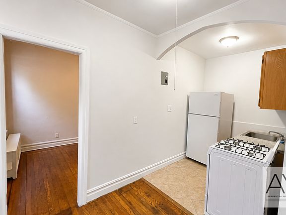 3rd image of 101 Marine Ave APT 1