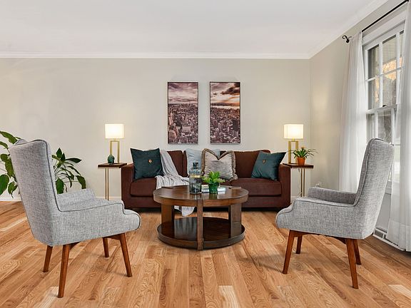 3rd image of 1090 Black Oak Dr
