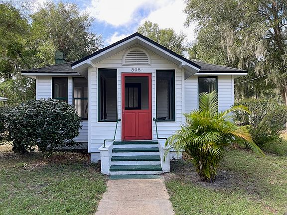 Nice 1940's charm! Classic Florida architecture!