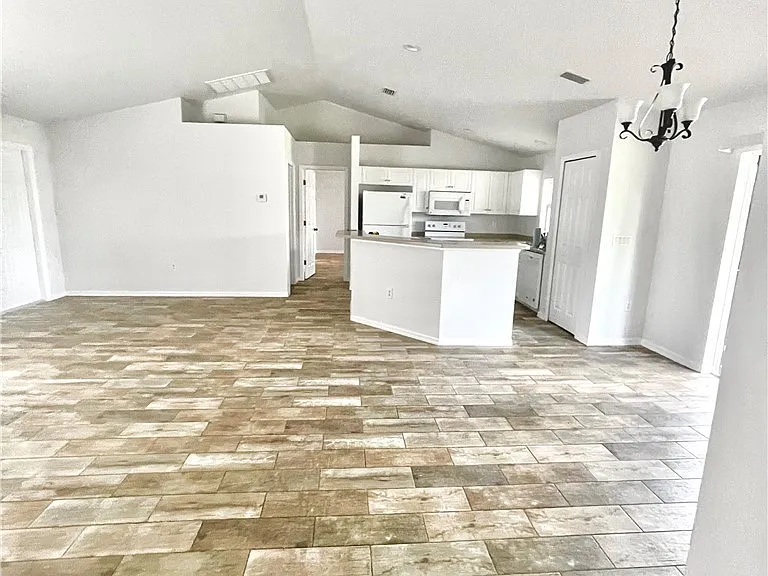 4010 29th St SW — Photo 3