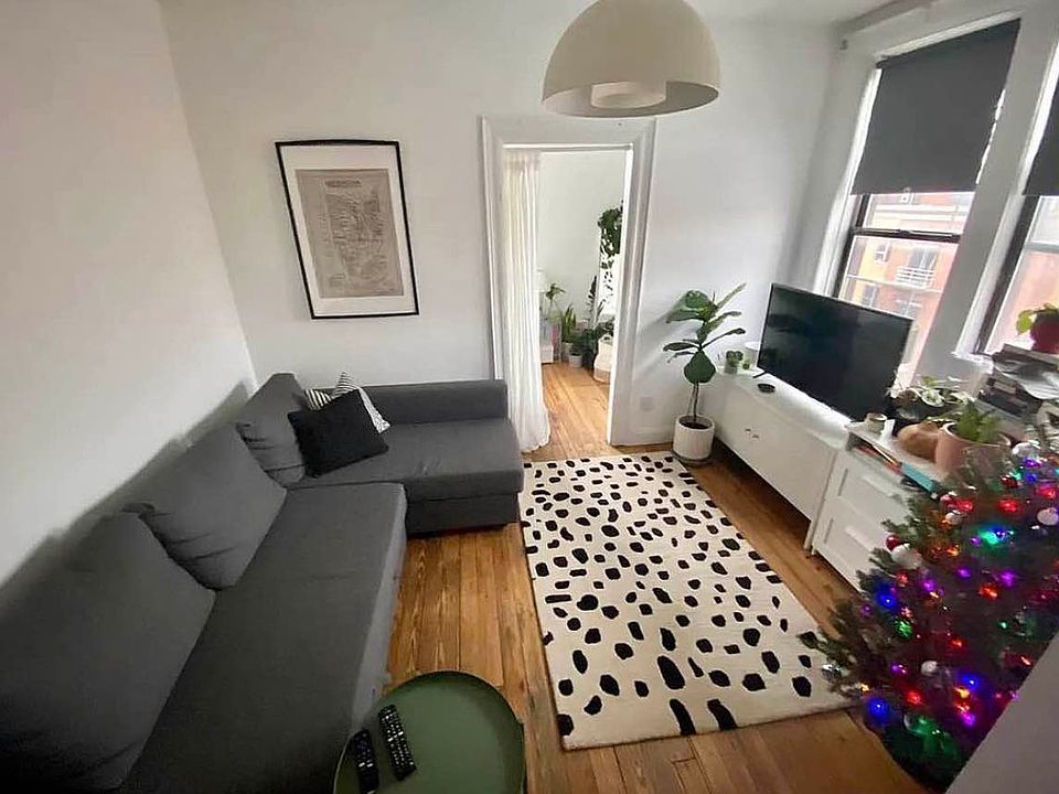 2nd image of 287 Bedford Ave APT 11