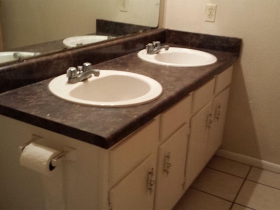 4th image of 212 Harvard Ct