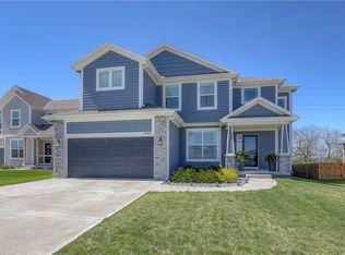 16928 S Skyview Ln, Olathe, KS 66062