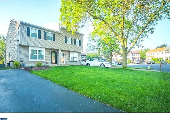 1st image of 122 Brownstone Ln