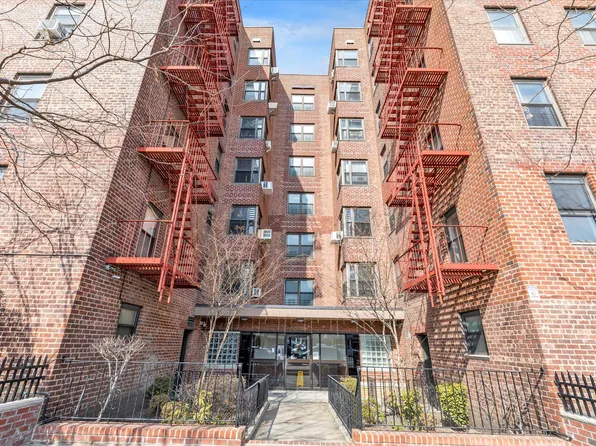 88-11 Northern Boulevard #211, Jackson Heights, NY 11372