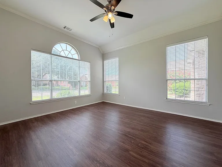 2408 Kittyhawk Dr — Photo 10