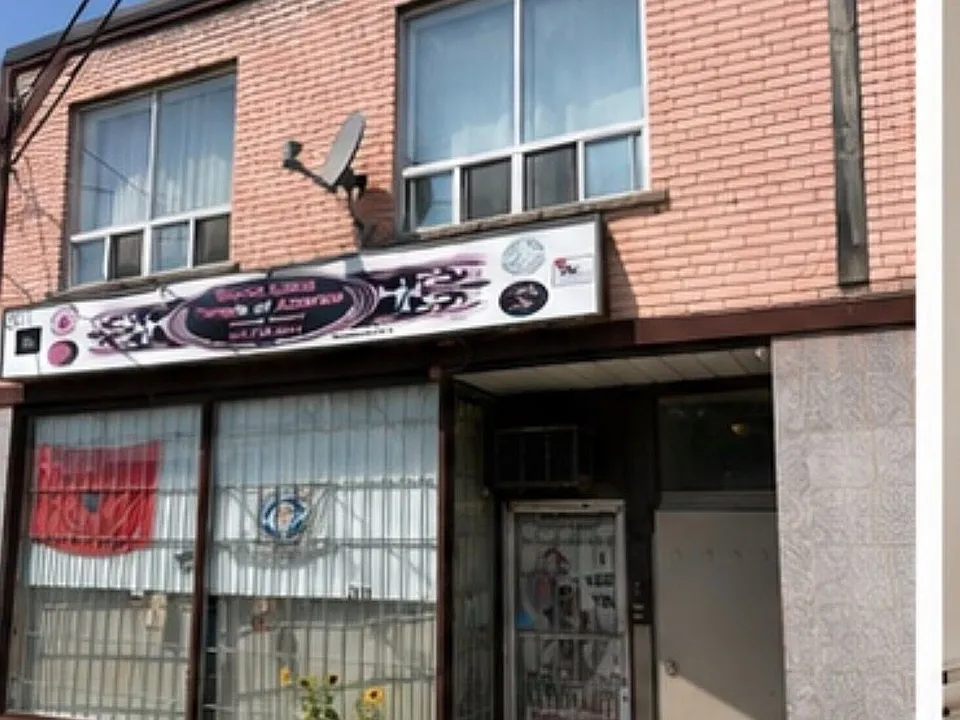 2530 Eglinton Ave W #2