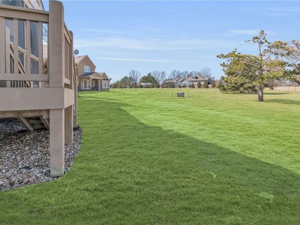 13909 S Summit St, Olathe, KS 66062