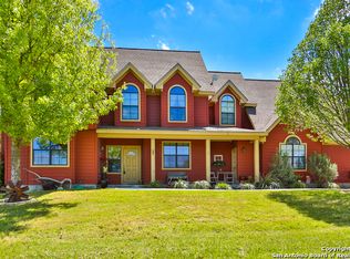 616 Green Oak Dr, Pipe Creek, TX 78063