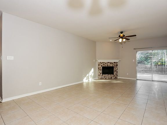 4th image of 2804 Hilcroft Ave