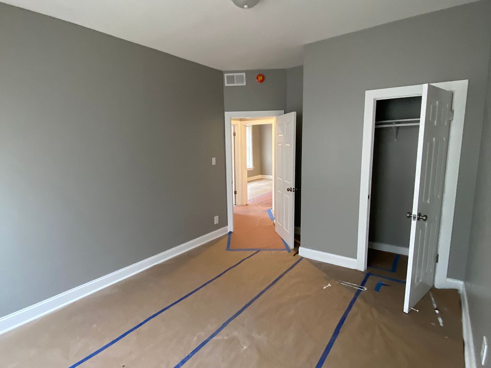 1st image of 1904 W 61st St #1A