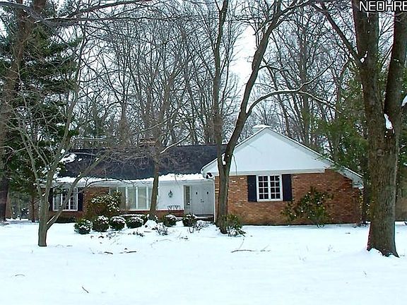 2nd image of 10611 Laurel Ln