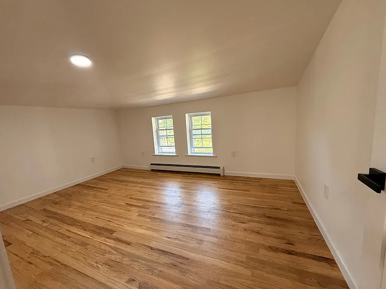 73-77 W Thames St #73 — Photo 7
