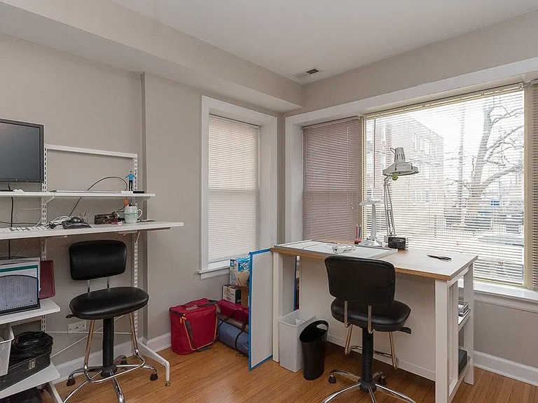 5210 N Sawyer Ave #2 — Photo 4