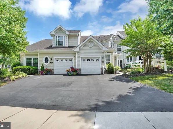 50 Dresner Cir, Upper Chichester, PA 19061