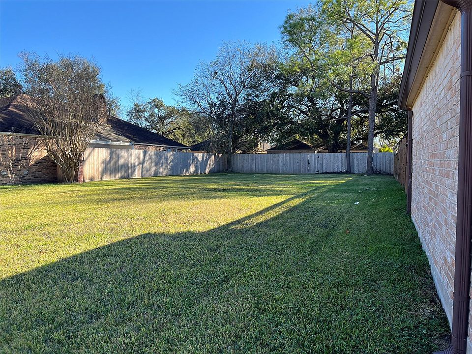 2nd image of 7831 Bankside Dr
