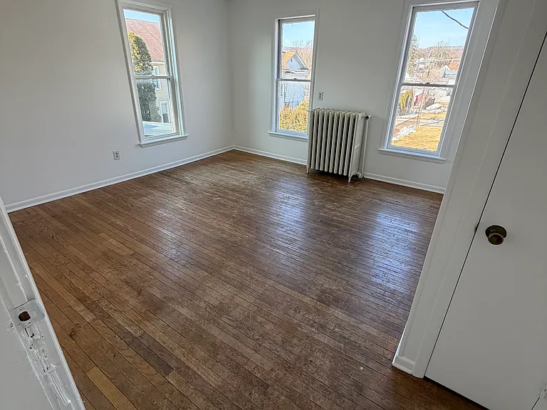 55 Broadway St — Photo 6