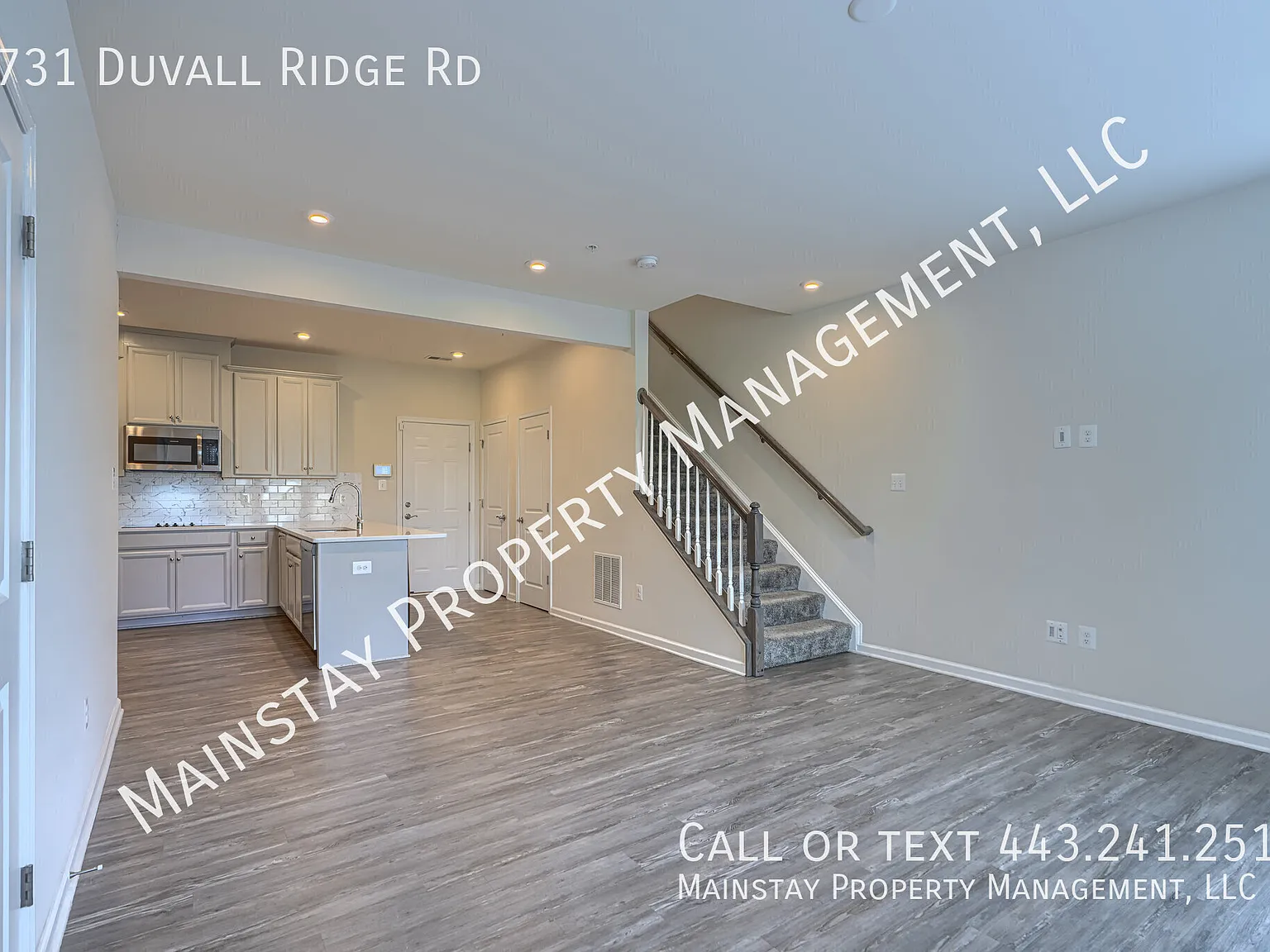 2 Bedroom Plus DEN End Unit Townhome Condo W Garage! — Photo 3