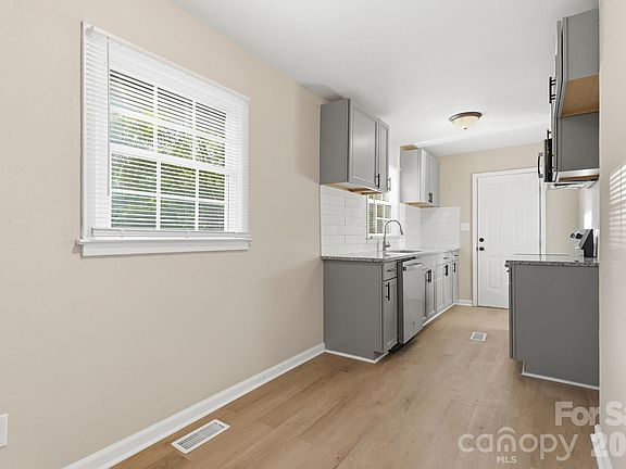 4th image of 364 Leafmore Dr